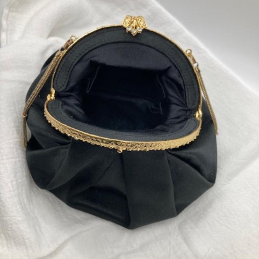 Black & Gold Cocktail Purse - image 4